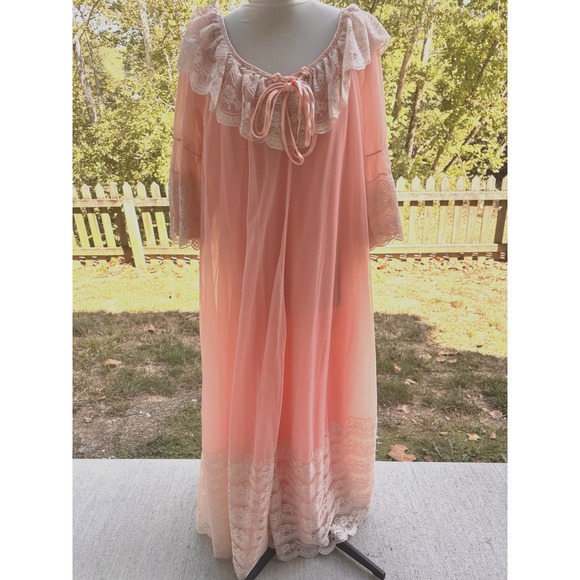 VTG 60’s INTIME Peachy Pink Peignoir Lace Nightgown & Robe 17” - Picture 1 of 12